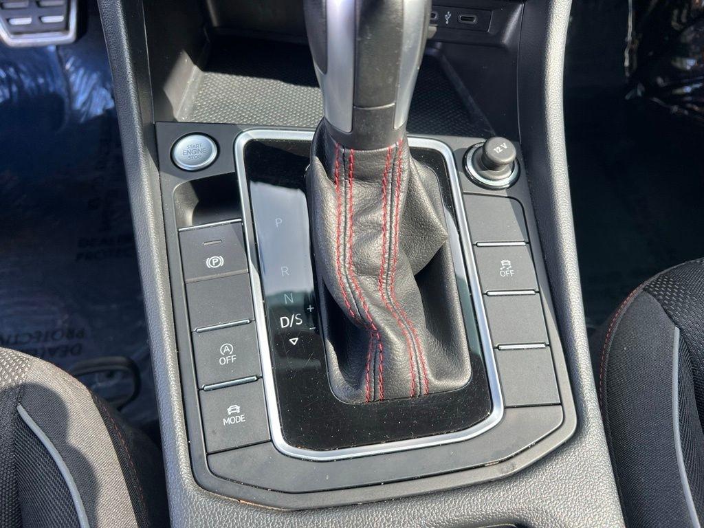 Volkswagen Jetta GLI S 7A 2020