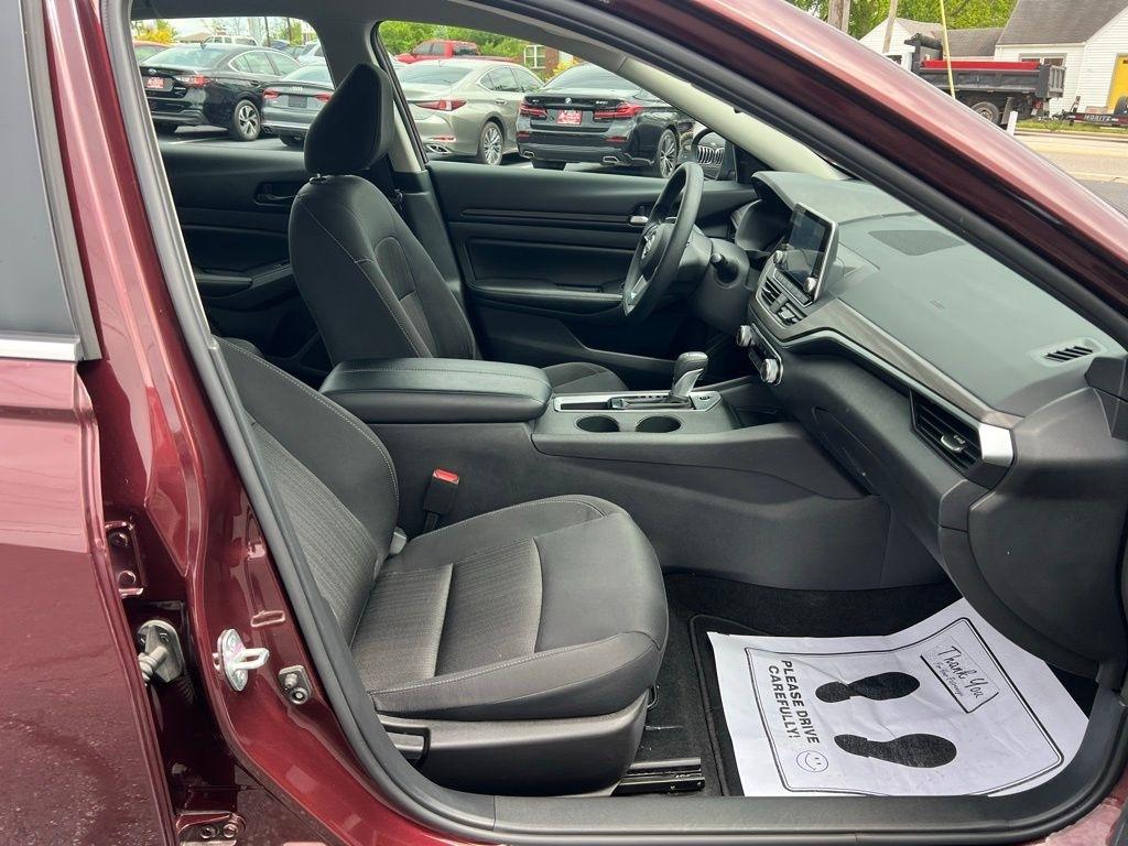Nissan Altima 2.5 SV 2025