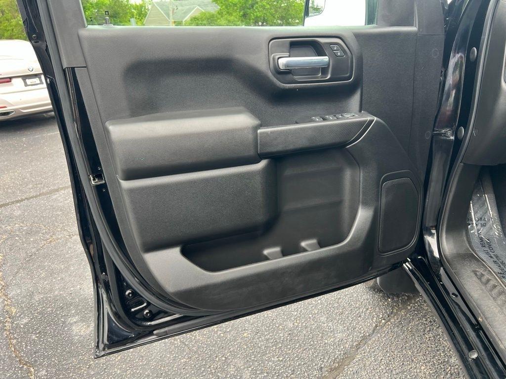 Chevrolet Silverado 1500 Custom Trail Boss Crew Cab Long Box 4WD 2021