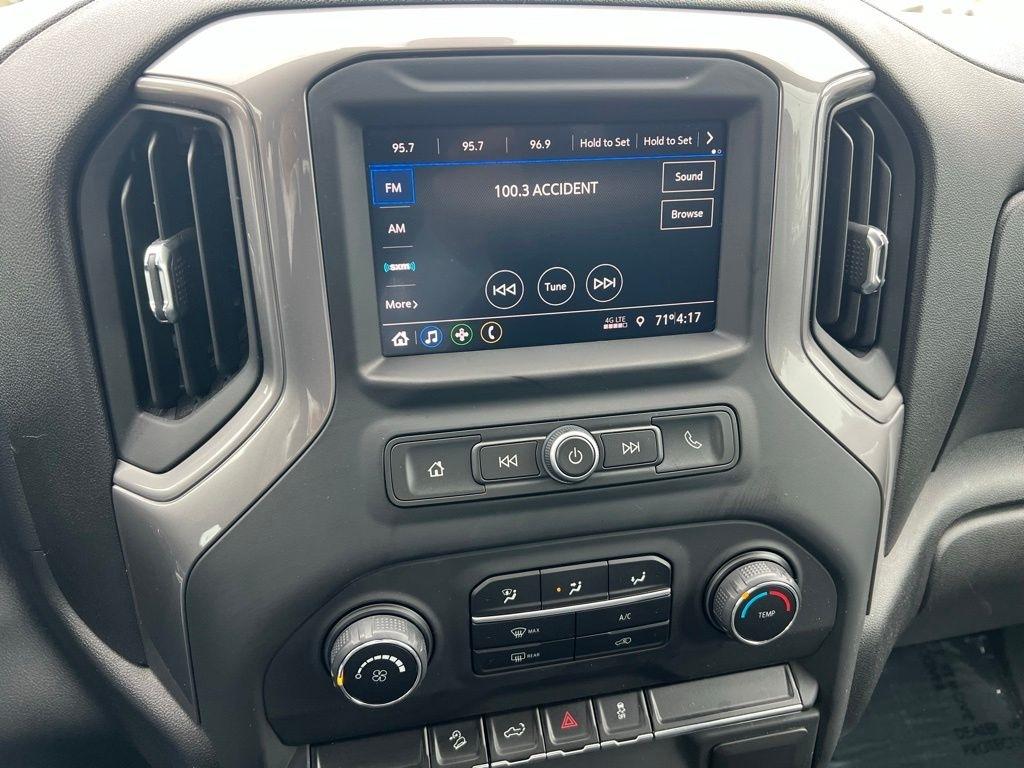 Chevrolet Silverado 1500 Custom Trail Boss Crew Cab Long Box 4WD 2021