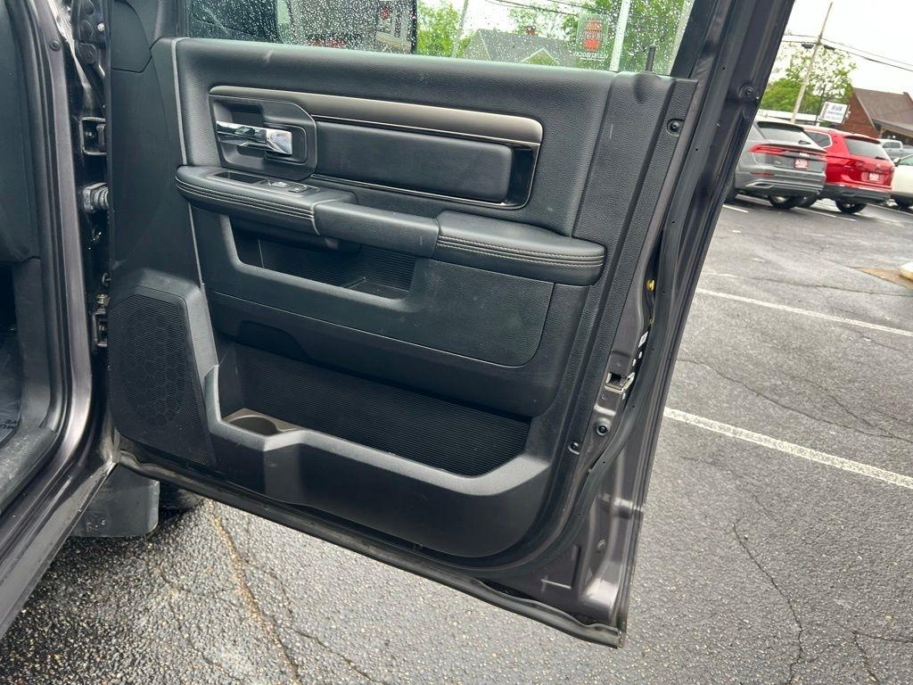 RAM 1500 Sport Crew Cab SWB 4WD 2015