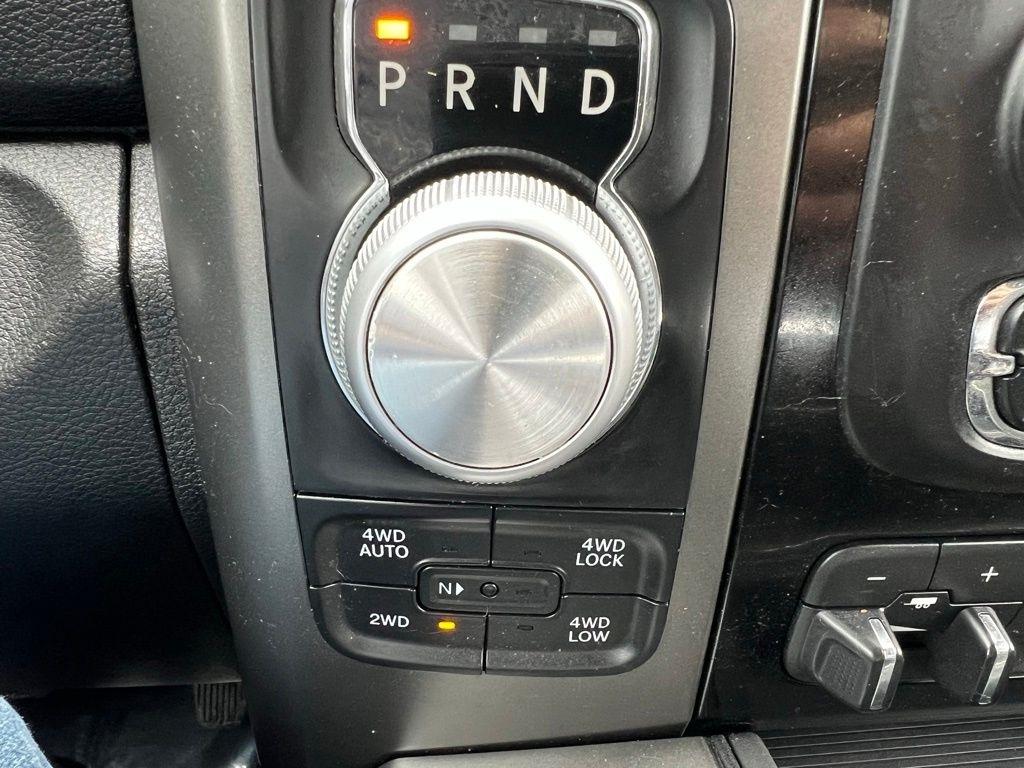 RAM 1500 Sport Crew Cab SWB 4WD 2015