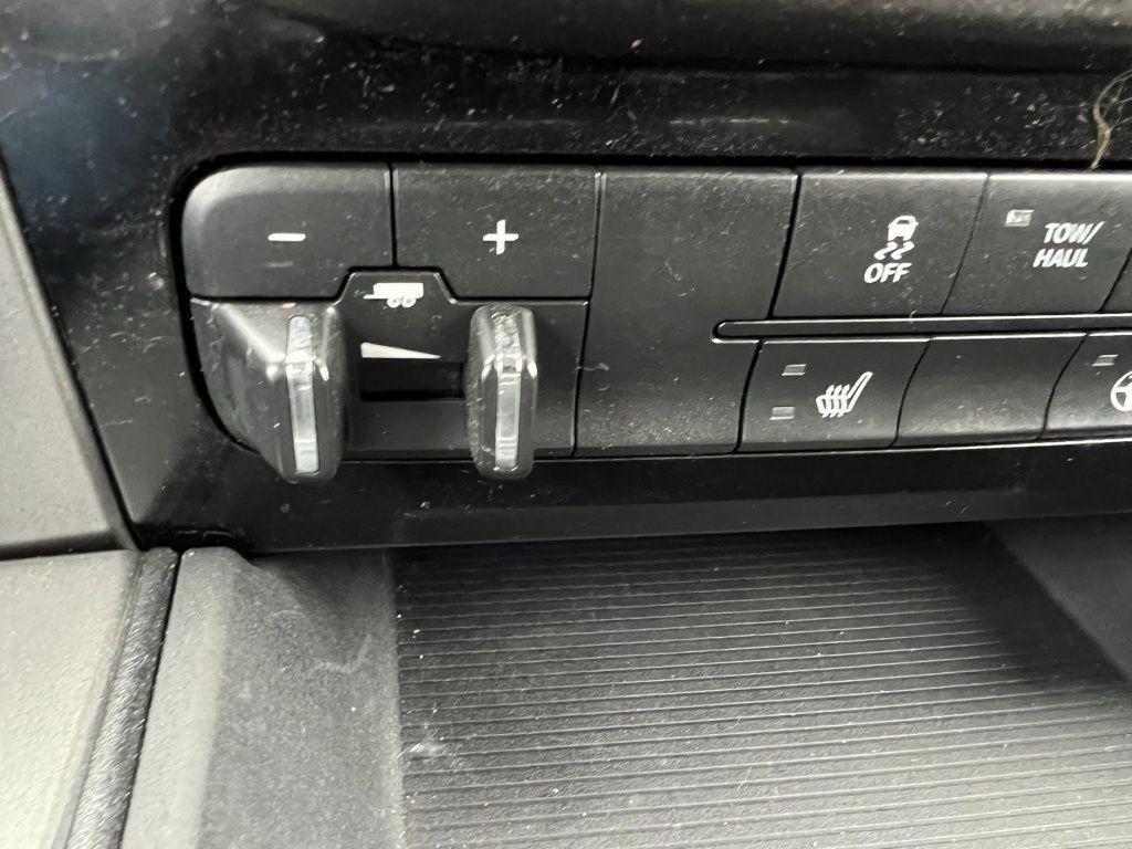 RAM 1500 Sport Crew Cab SWB 4WD 2015