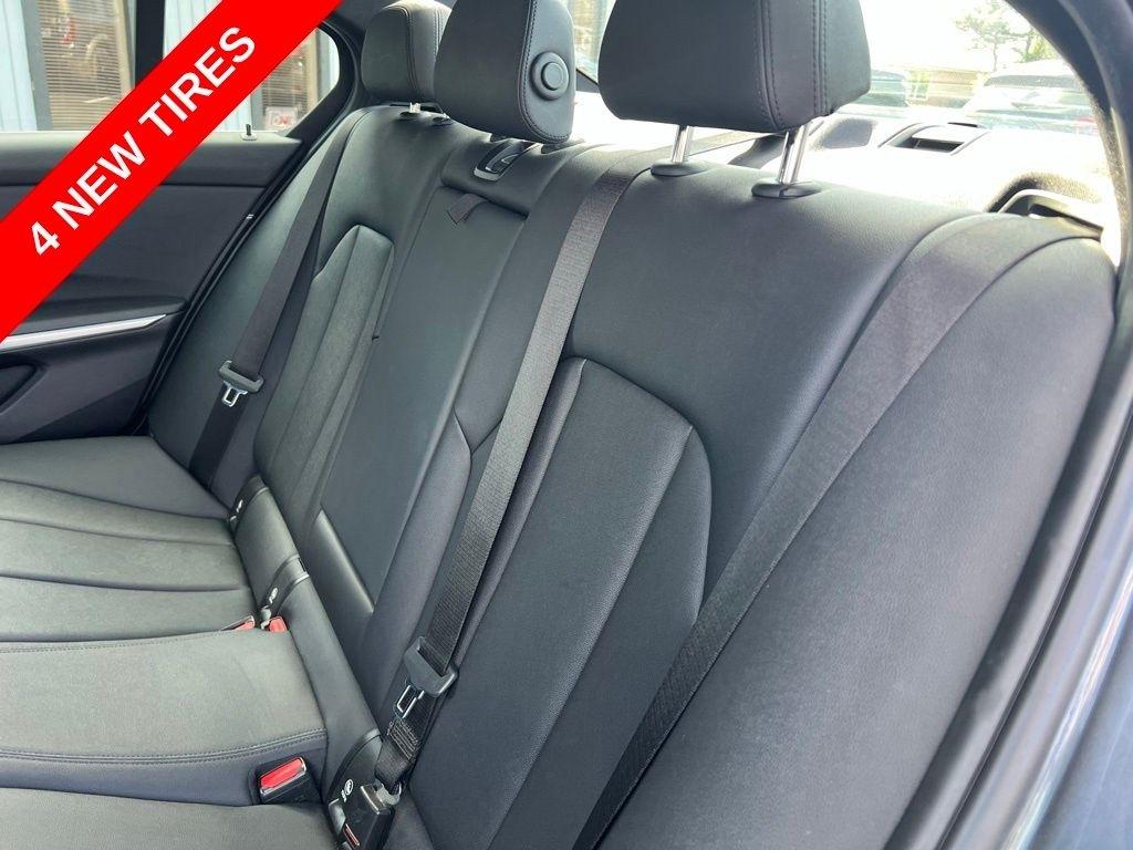 BMW 3-Series 330i 2020
