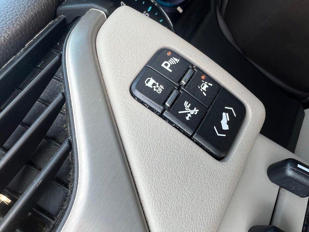 GMC Yukon Denali 4WD 2018