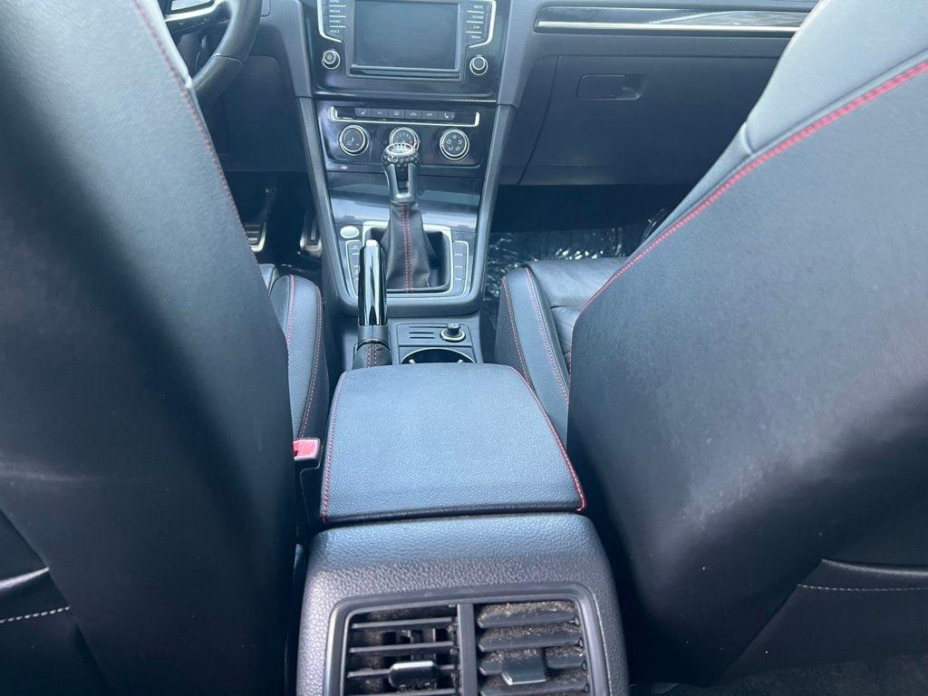 Volkswagen Golf GTI SE 6M 4-Door 2017