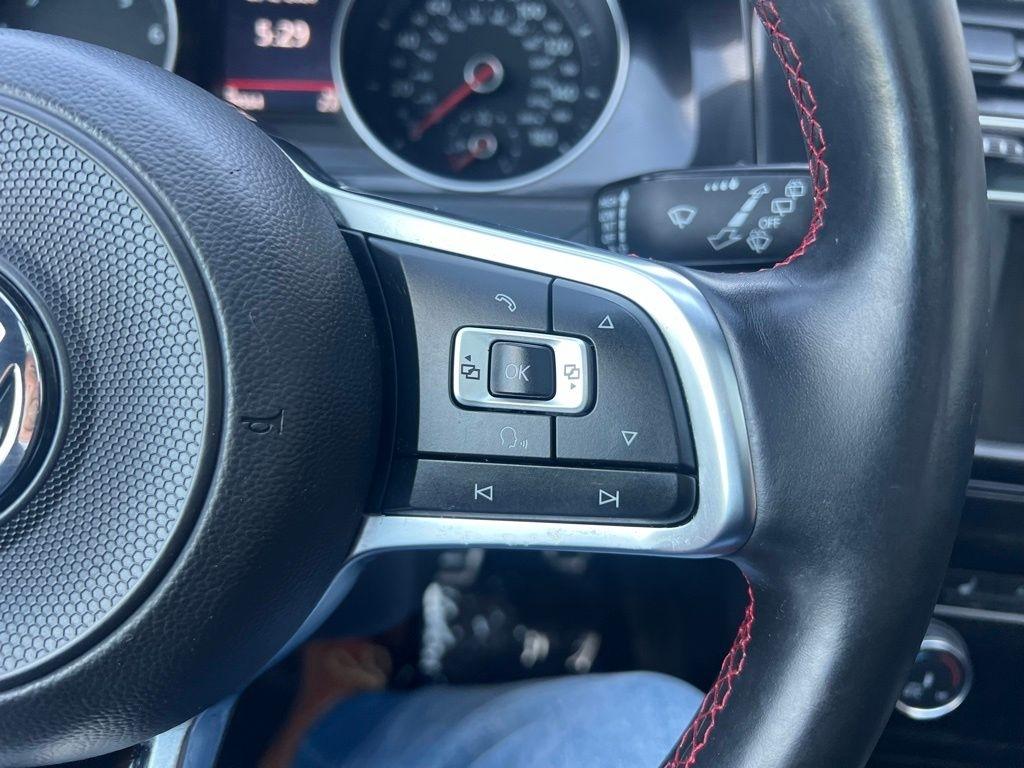 Volkswagen Golf GTI SE 6M 4-Door 2017