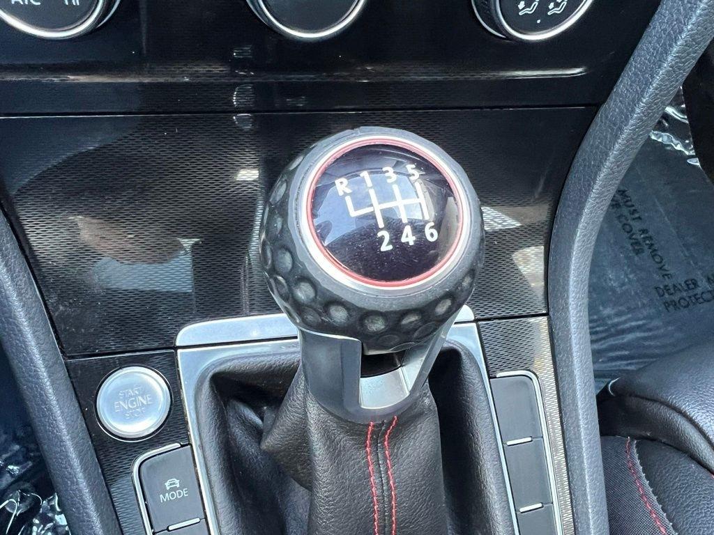 Volkswagen Golf GTI SE 6M 4-Door 2017