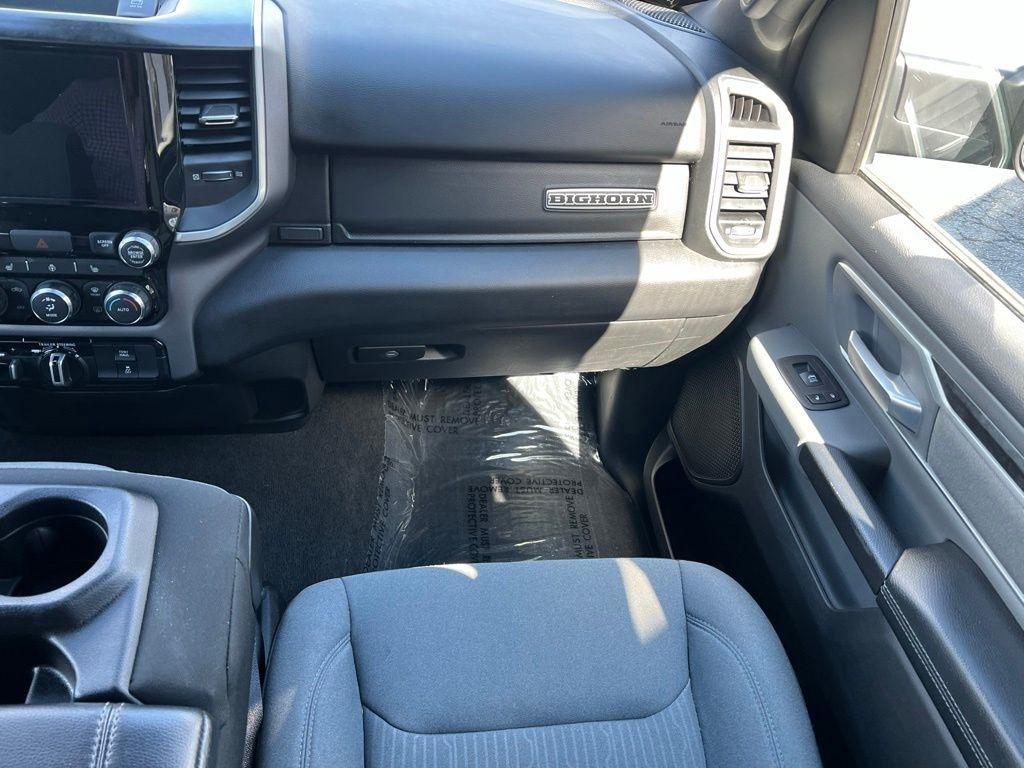RAM 1500 Lone Star Crew Cab LB 4WD 2023