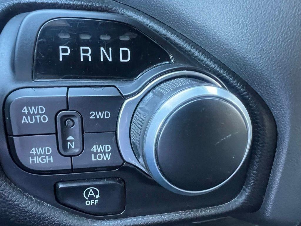 RAM 1500 Lone Star Crew Cab LB 4WD 2023