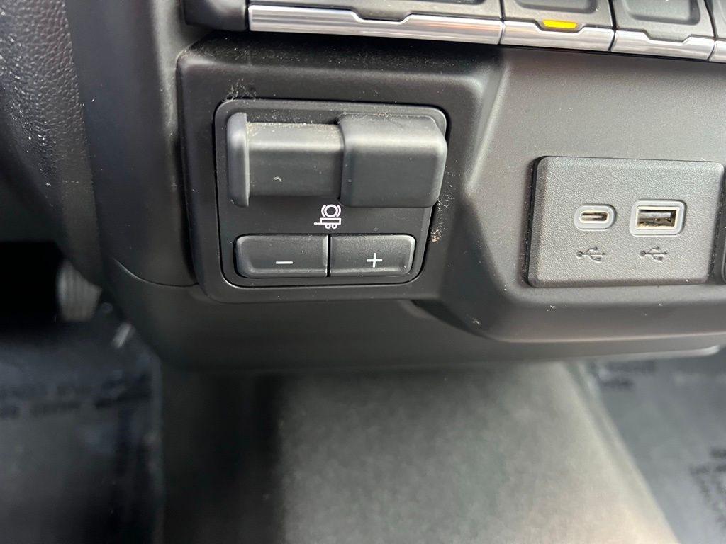 Chevrolet Silverado 1500 LT Crew Cab 4WD 2021