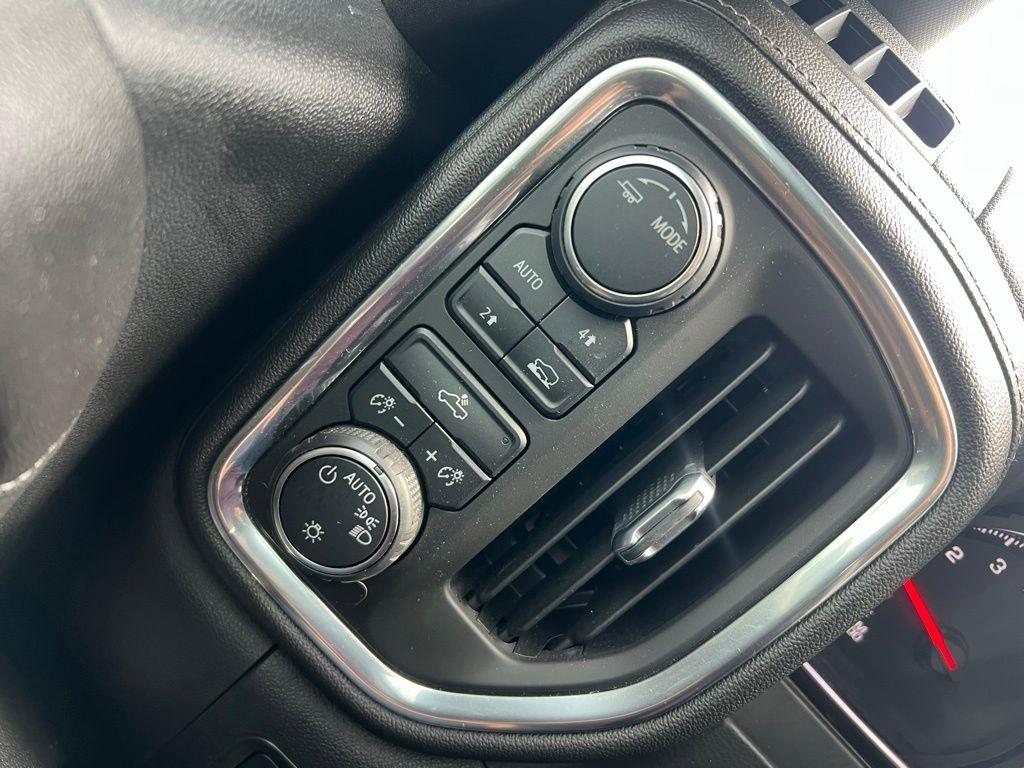 Chevrolet Silverado 1500 LT Crew Cab 4WD 2021