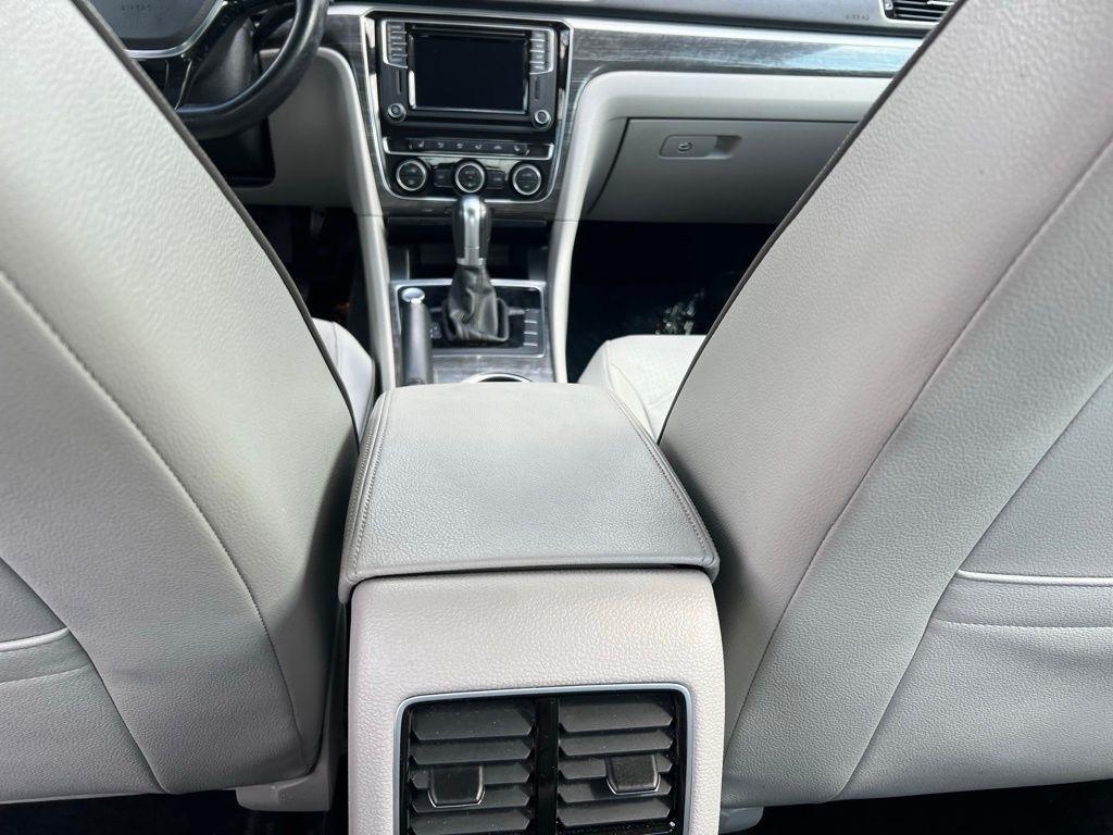 Volkswagen Passat SE 2018