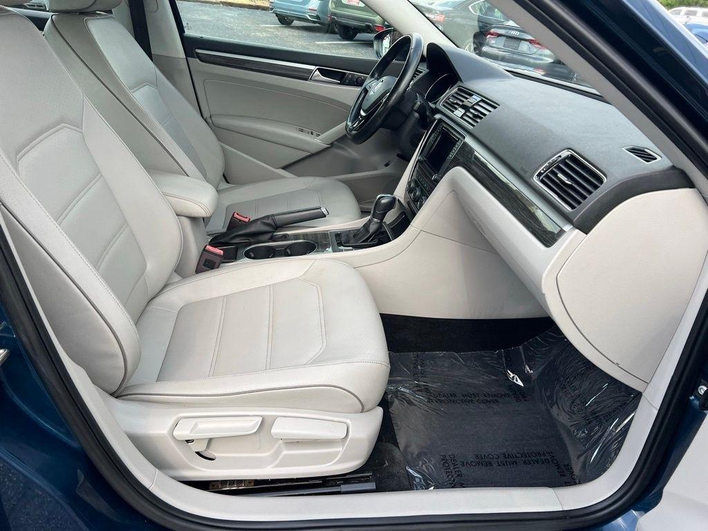 Volkswagen Passat SE 2018