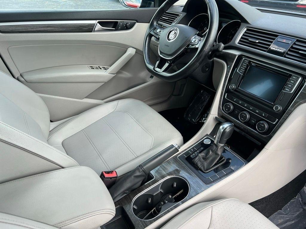 Volkswagen Passat SE 2018