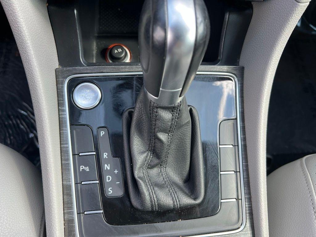 Volkswagen Passat SE 2018