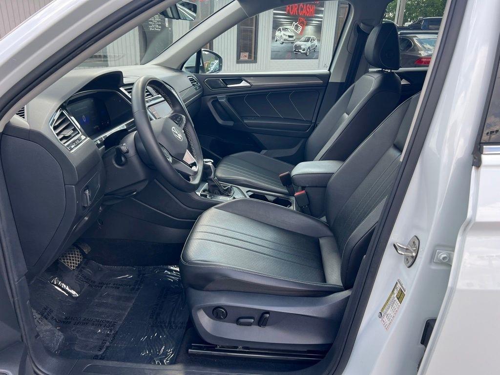 2022 Volkswagen Tiguan SE - Photo 9