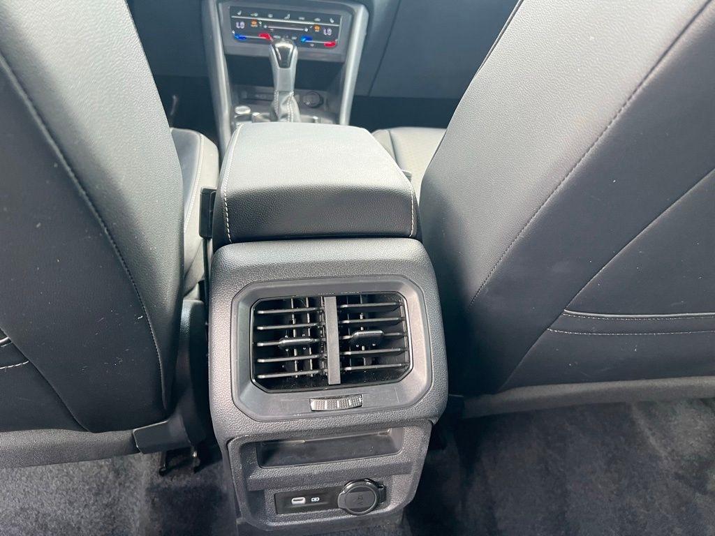 2022 Volkswagen Tiguan SE - Photo 17