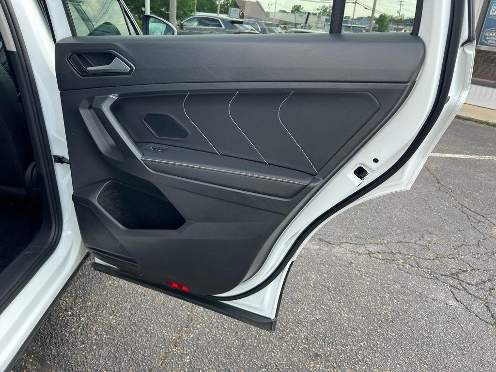 2022 Volkswagen Tiguan SE - Photo 25