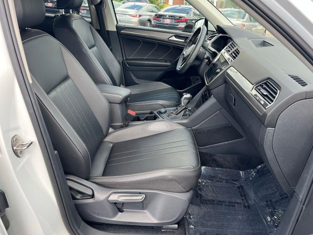 2022 Volkswagen Tiguan SE - Photo 26