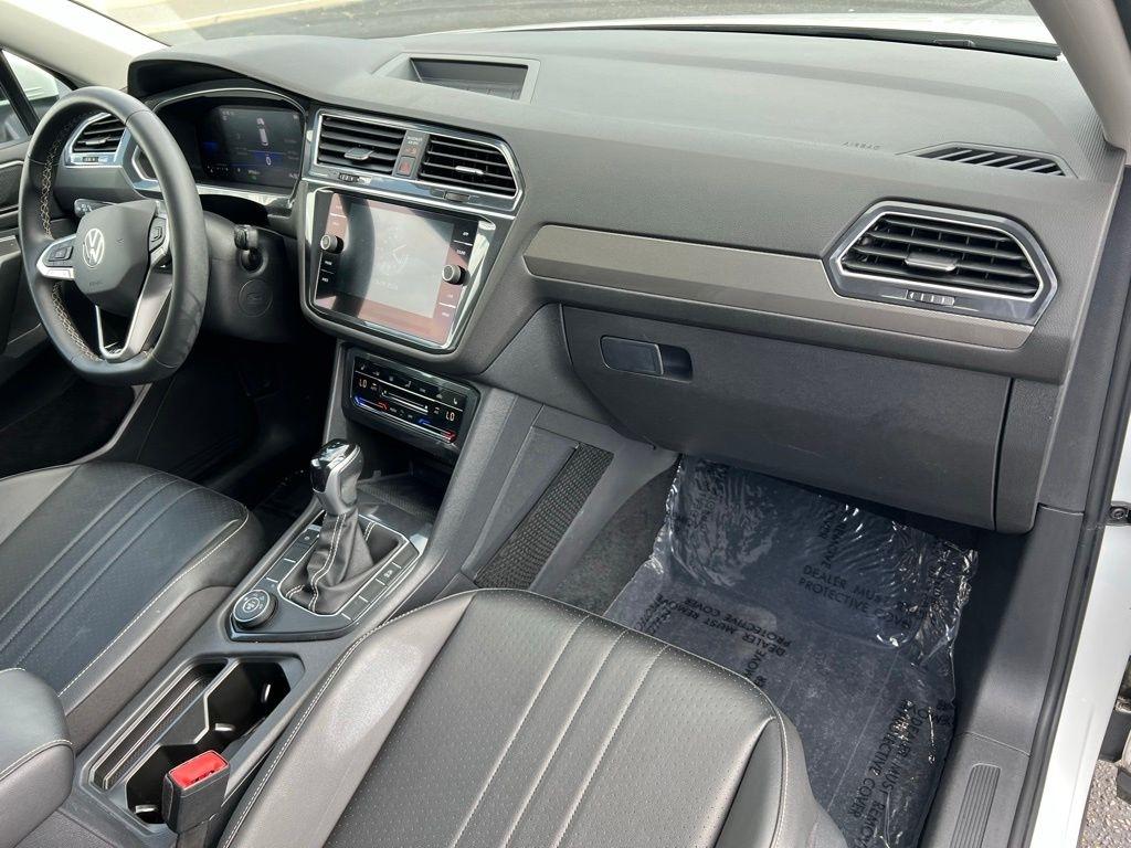 2022 Volkswagen Tiguan SE - Photo 28