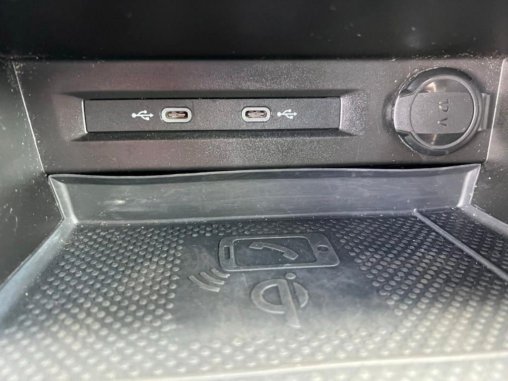 2022 Volkswagen Tiguan SE - Photo 38