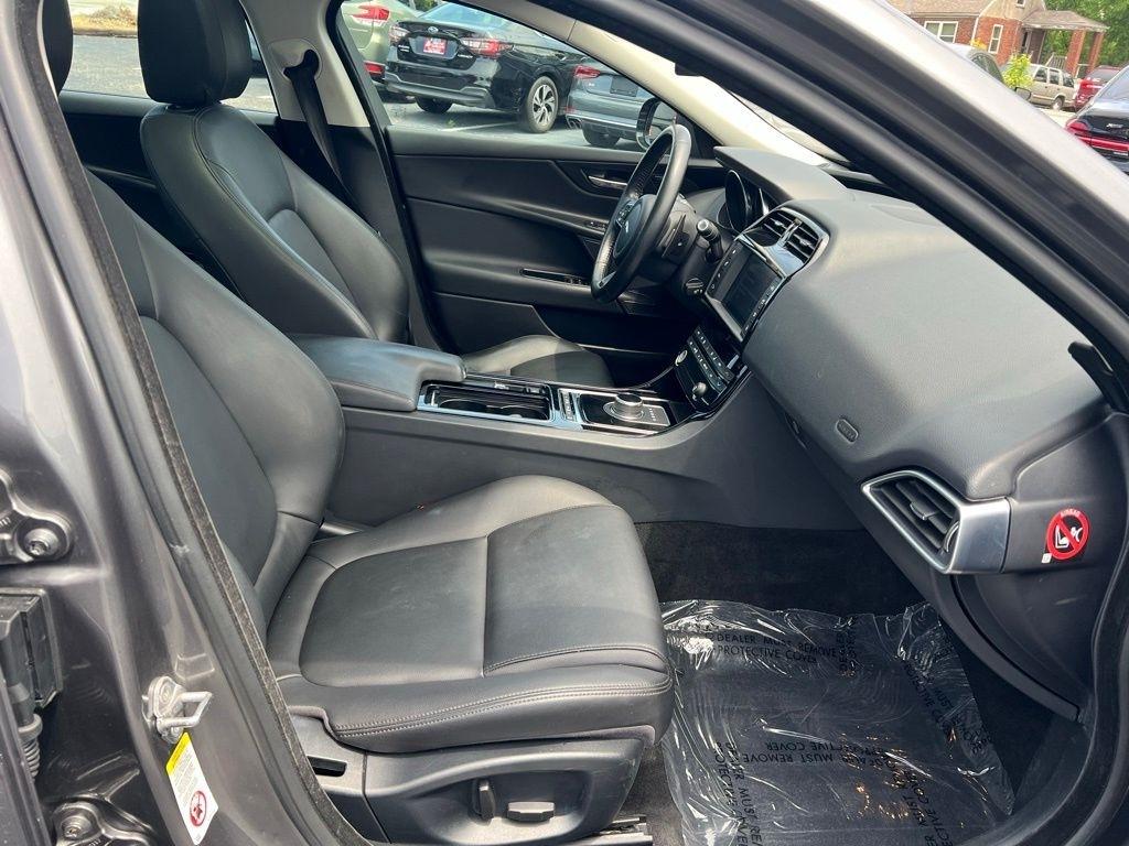 Jaguar XE 25t Premium AWD 2018
