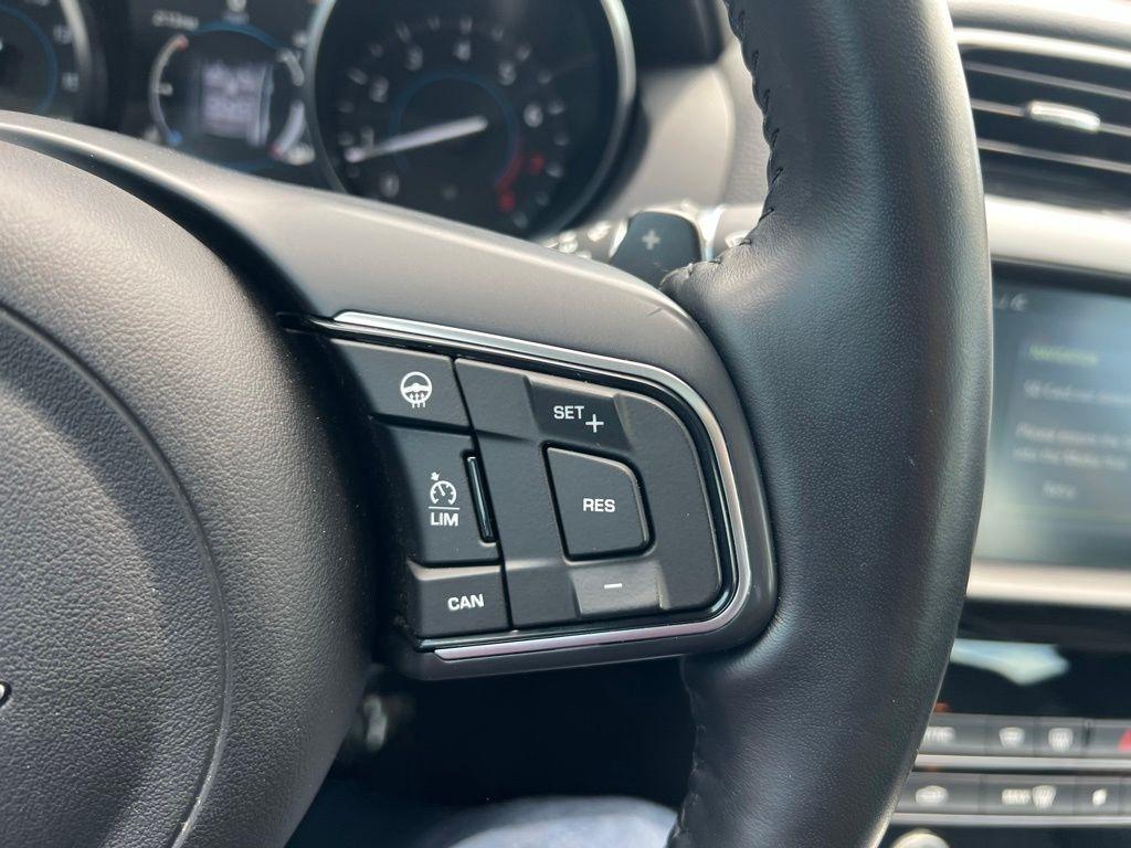Jaguar XE 25t Premium AWD 2018