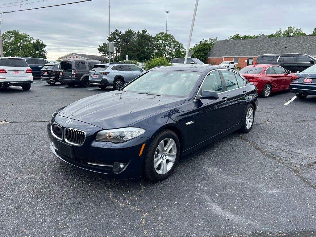 BMW 5-Series 528i 2011