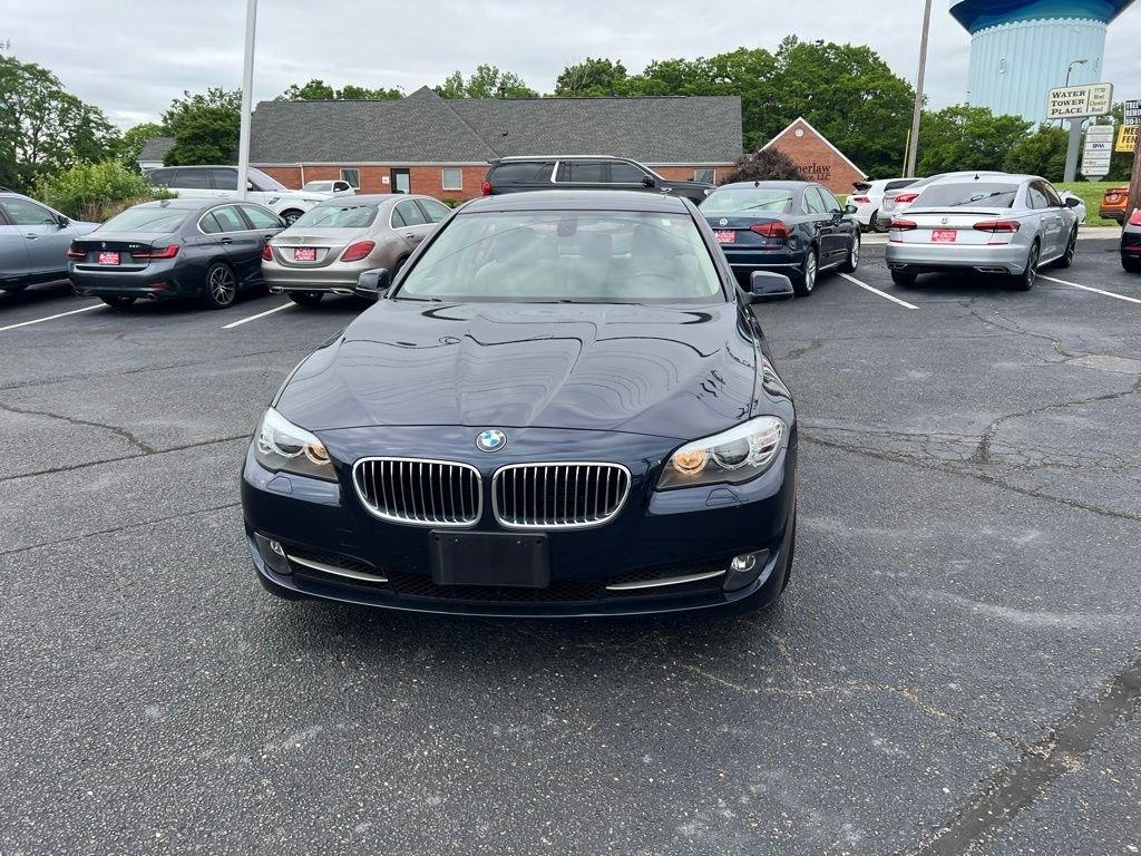 BMW 5-Series 528i 2011
