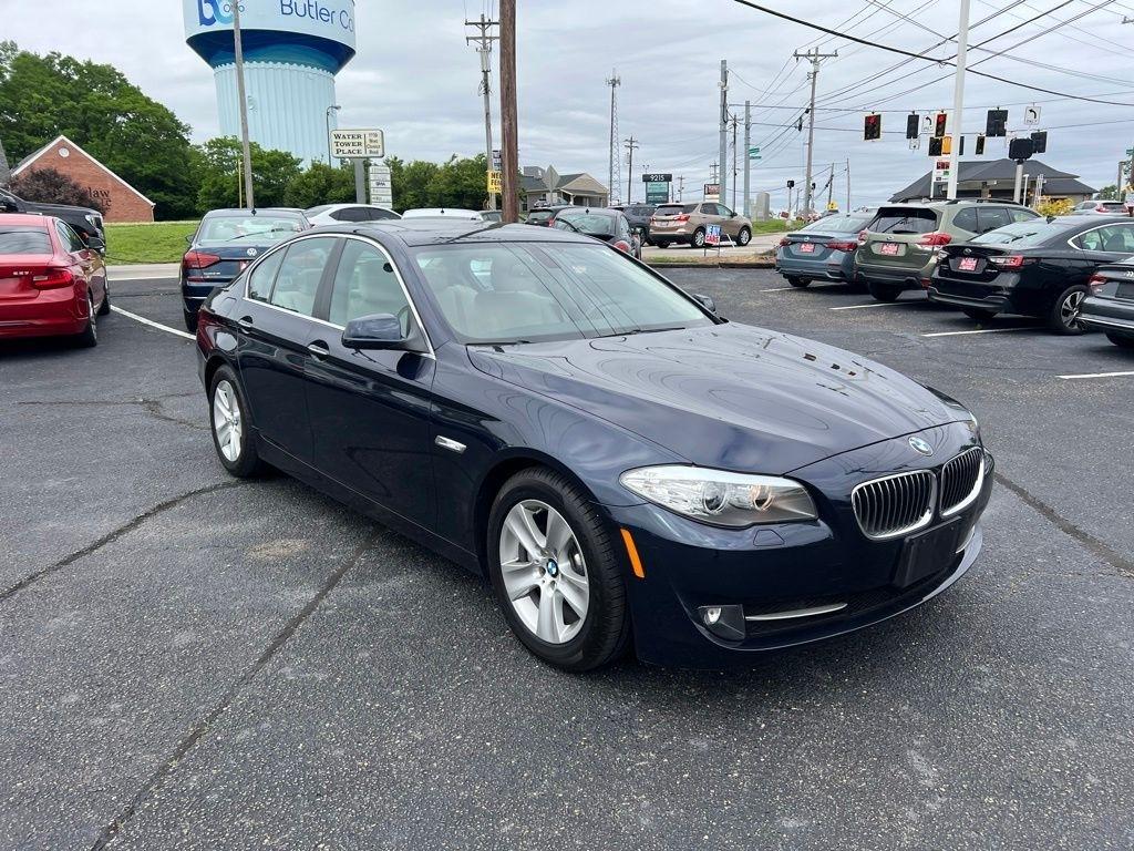 BMW 5-Series 528i 2011