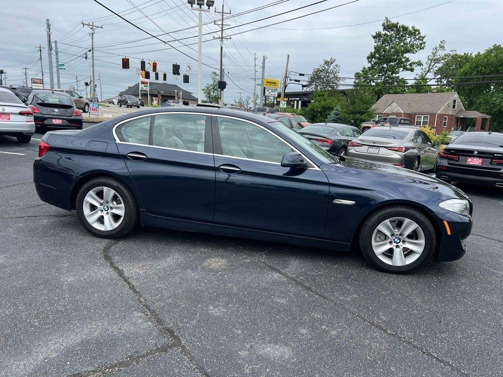 BMW 5-Series 528i 2011