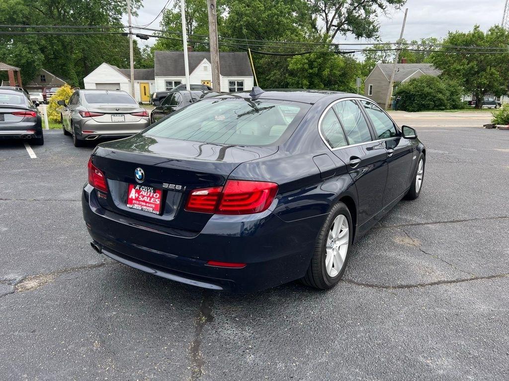 BMW 5-Series 528i 2011