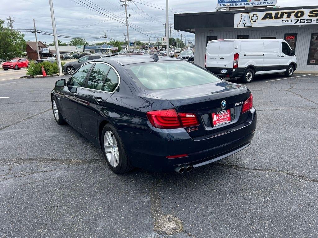 BMW 5-Series 528i 2011