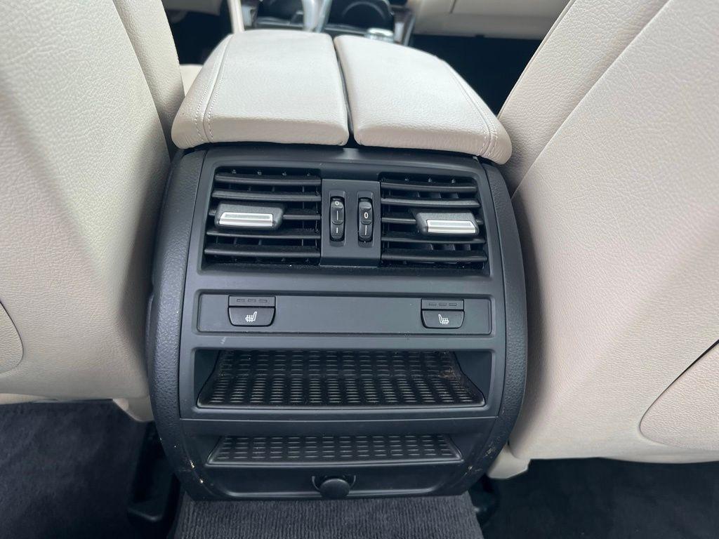 BMW 5-Series 528i 2011