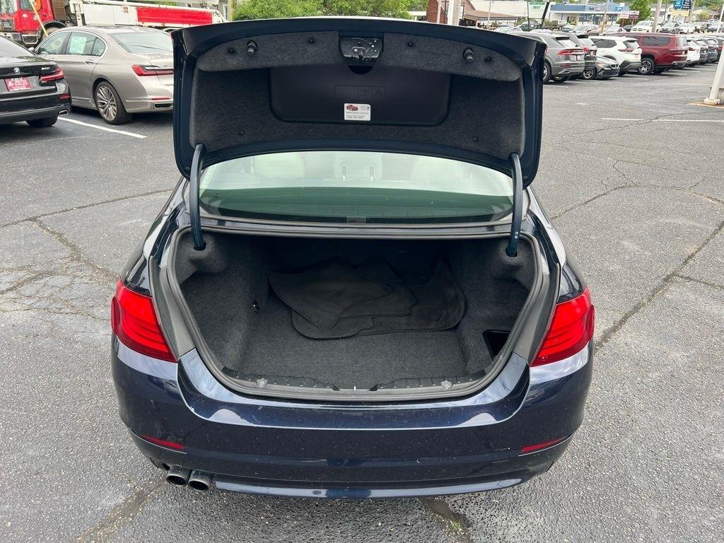 BMW 5-Series 528i 2011