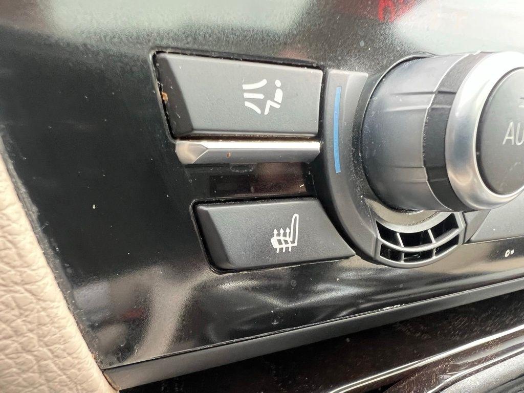 BMW 5-Series 528i 2011