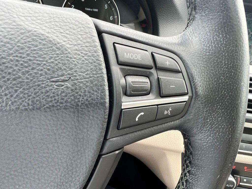 BMW 5-Series 528i 2011