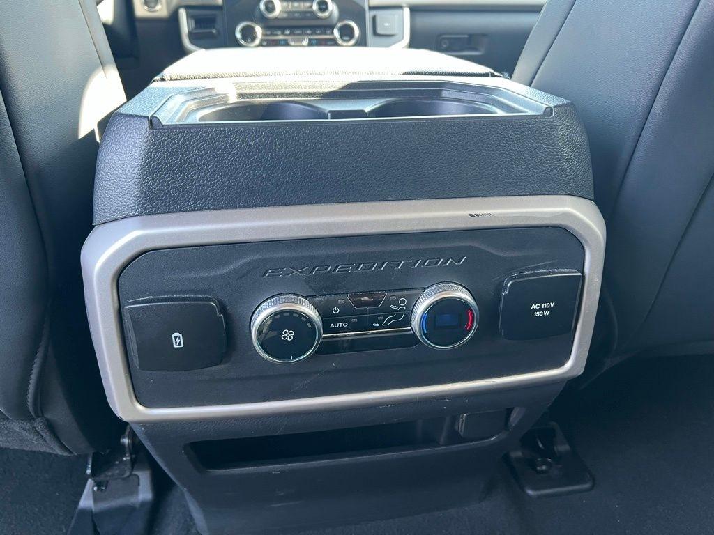 Ford Expedition XLT 4WD 2024