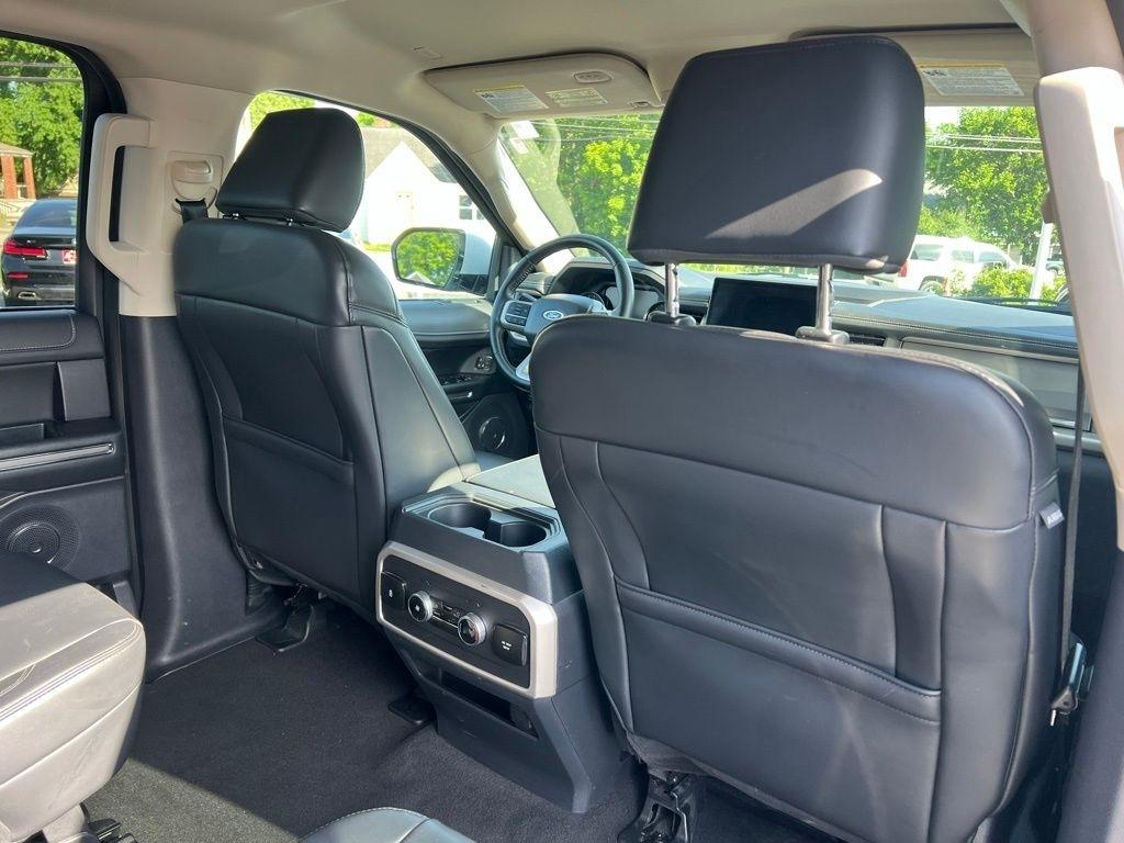 Ford Expedition XLT 4WD 2024