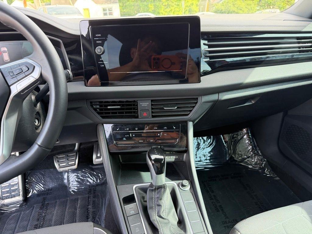 Volkswagen Jetta Sport 2025