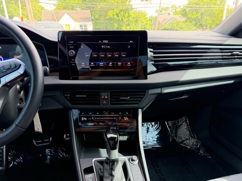 Volkswagen Jetta Sport 2025