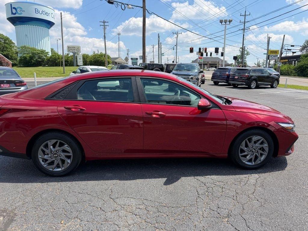 Hyundai Elantra SEL 2024