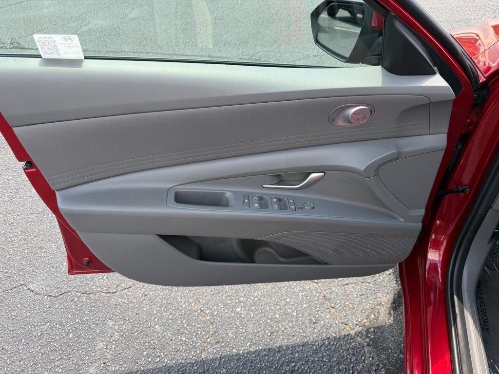 Hyundai Elantra SEL 2024
