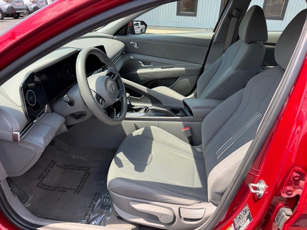 Hyundai Elantra SEL 2024