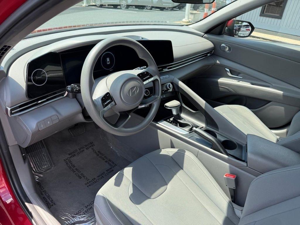 Hyundai Elantra SEL 2024
