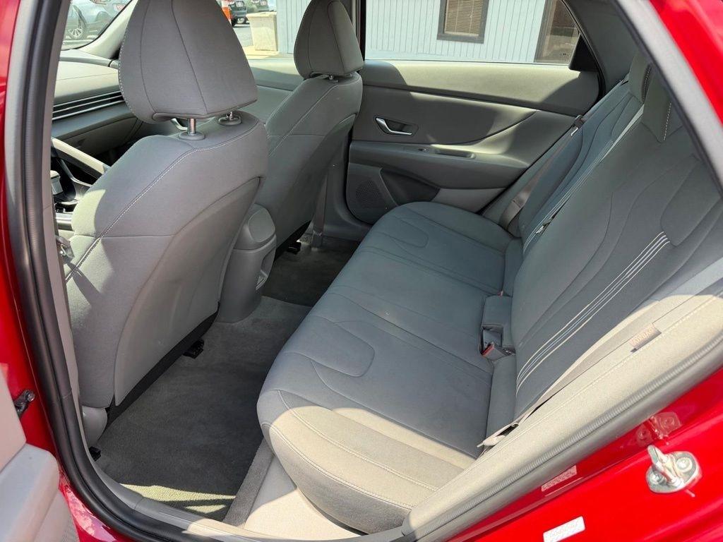 Hyundai Elantra SEL 2024