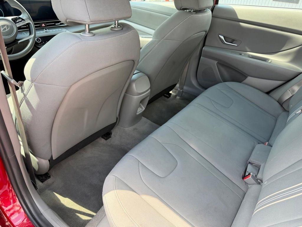 Hyundai Elantra SEL 2024