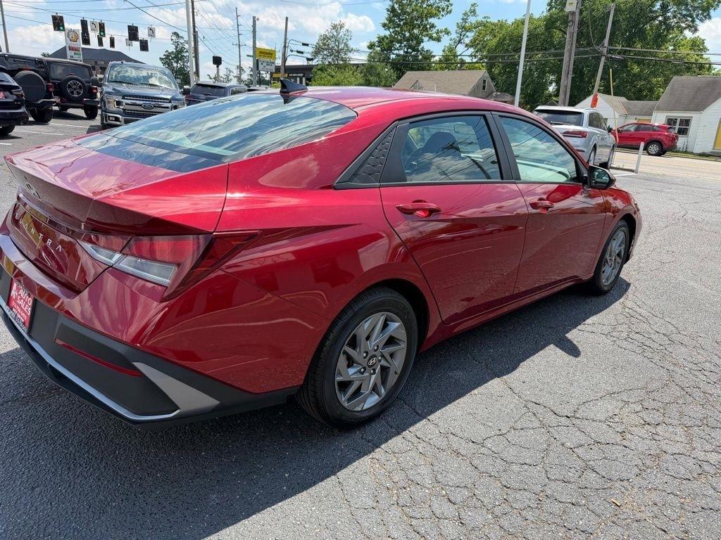 Hyundai Elantra SEL 2024