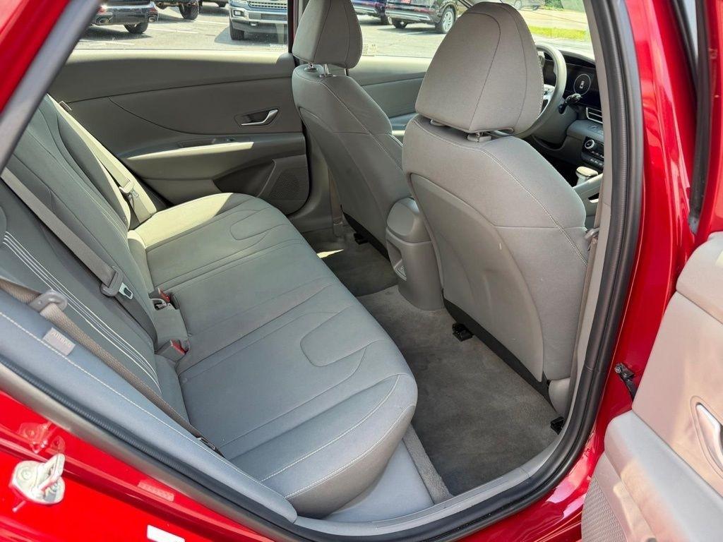 Hyundai Elantra SEL 2024